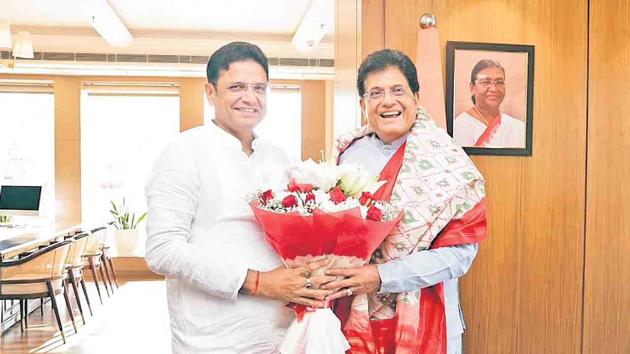 ‘నేషనల్‌ డిజైన్‌ సెంటర్‌’ ఏర్పాటుకు చొరవ చూపండి