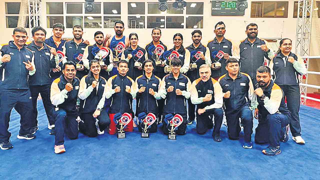 భారత్‌ పసిడి పంచ్‌.. 8 స్వర్ణాలు సొంతం