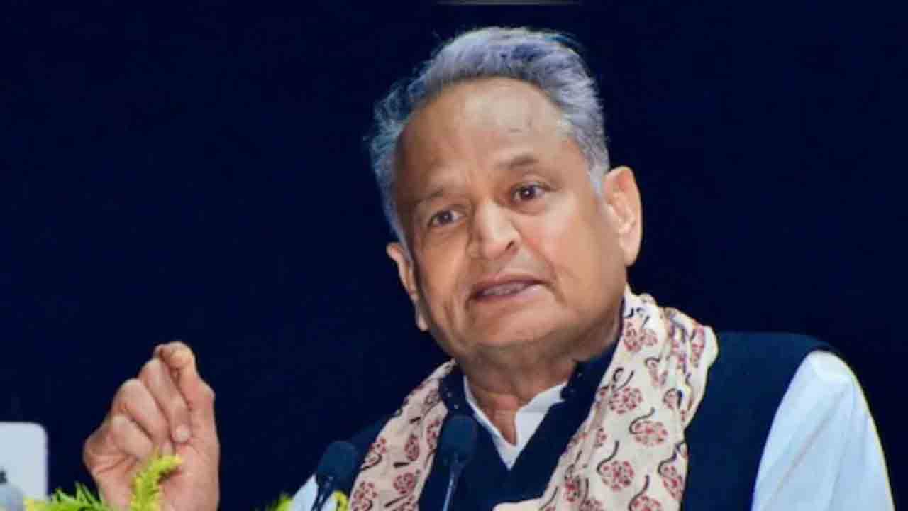 ఇందిర బతికుంటే బీజేపీని నిషేధించేవారు!.. కాంగ్రెస్‌ నేత అశోక్‌ గెహ్లాట్‌ సంచలన వ్యాఖ్యలు