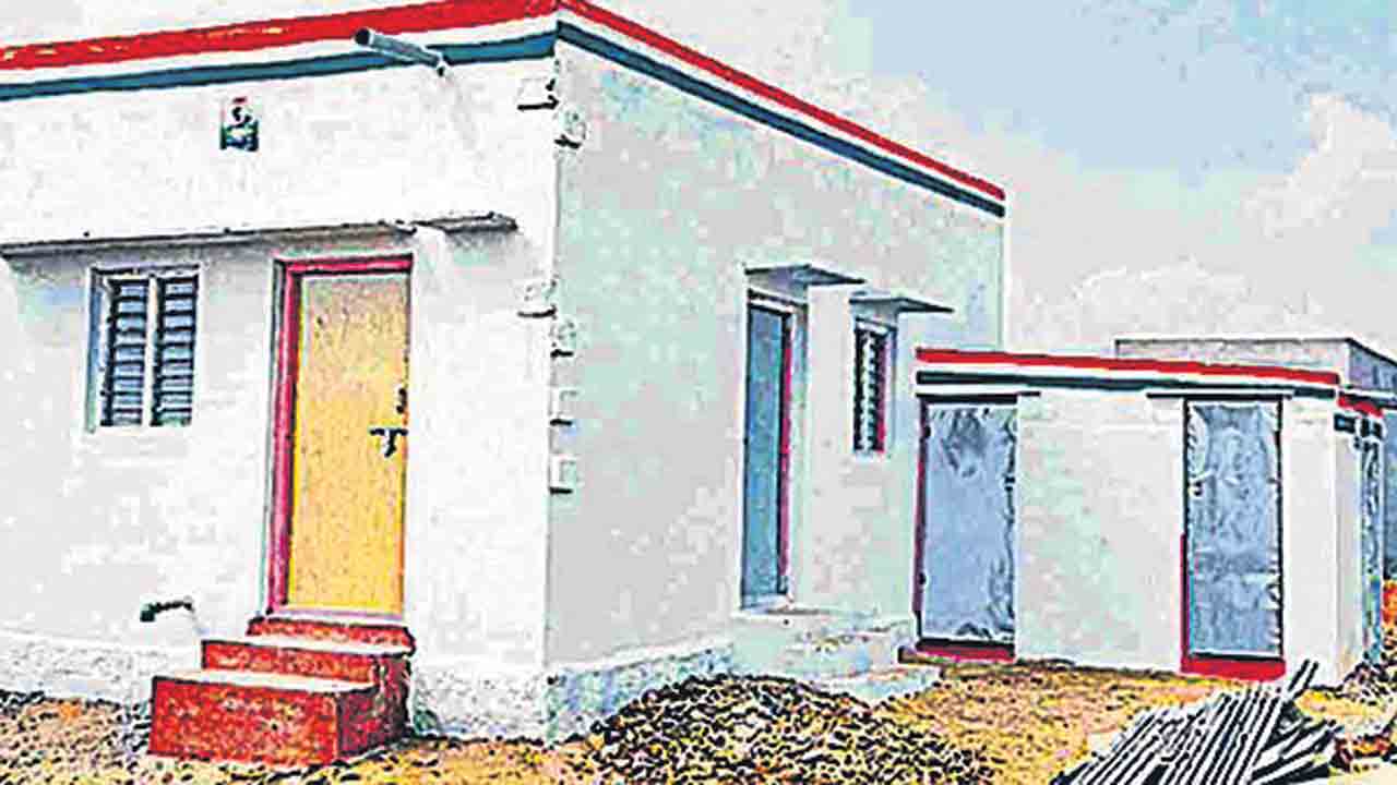 ‘ఇందిరమ్మ’ శ్లాబ్‌ మూడు ఫీట్లు!