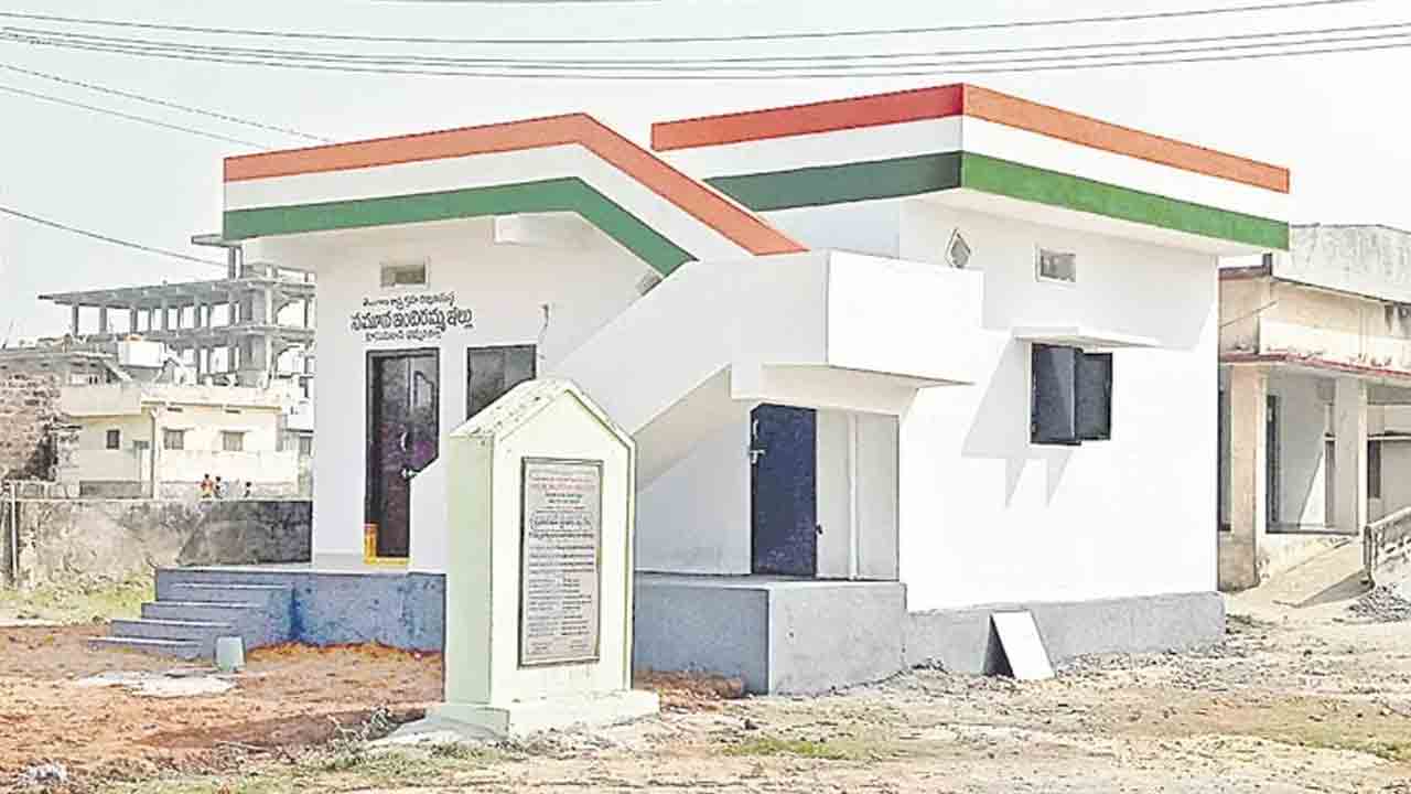 ఇండ్లు పూర్తాయె.. బిల్లులు రావాయె..!