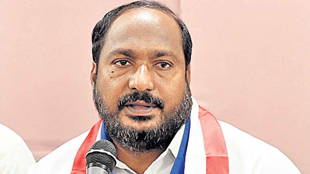 రాజ్యసభ సీట్లలో బీసీలకు కాంగ్రెస్‌ అన్యాయం: జాజుల