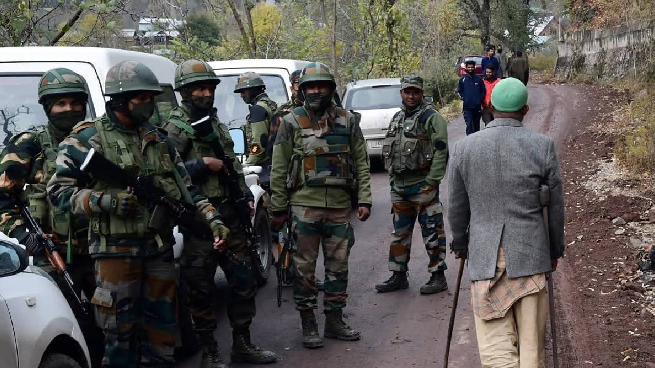 Jammu and Kashmir | ప్రమాదవశాత్తు గ్రెనేడ్ పేలి నలుగురు సైనికులకు గాయాలు.. సాధారణ తనిఖీ నిర్వహిస్తుండగా పేలుడు
