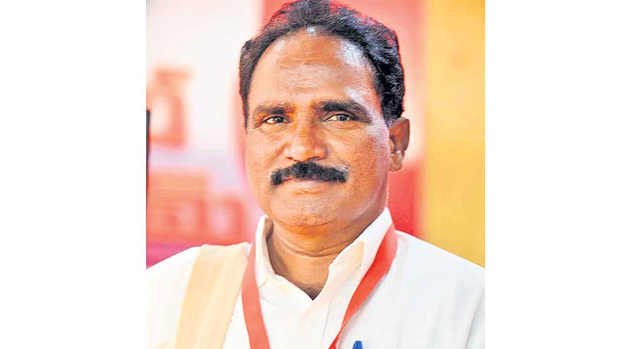 సిలిండర్‌ ధరను ఉపసంహరించుకోవాలి: జాన్‌వెస్లీ