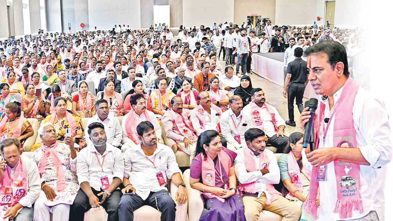 నిరుద్యోగ ద్రోహి కాంగ్రెస్‌.. ప్రభుత్వంపై నిప్పులు చెరిగిన కేటీఆర్‌