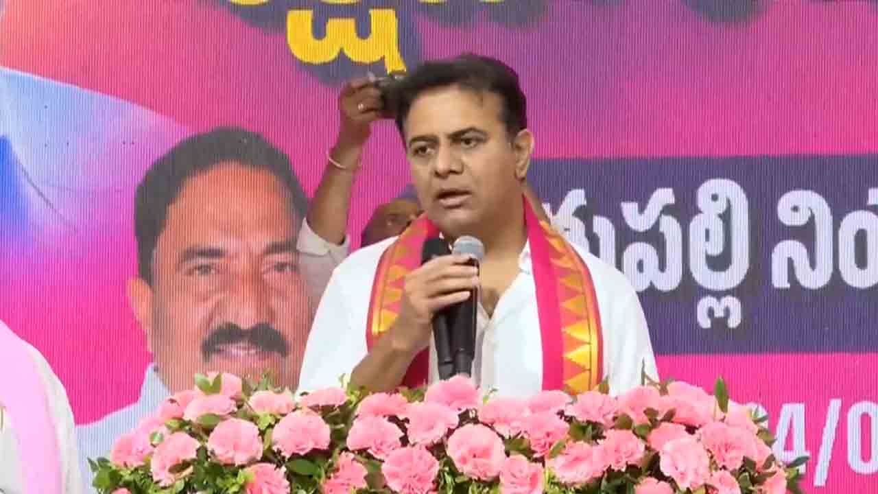 KTR | కాంగ్రెస్ సర్కార్ మా విలేకర్లను కూడా సతాయిస్తోంది : కేటీఆర్