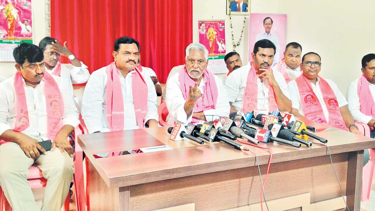 తెలంగాణ భవిష్యత్‌ కేసీఆర్‌