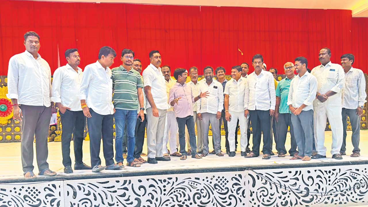 సన్నాహక సమావేశానికి రెడీ