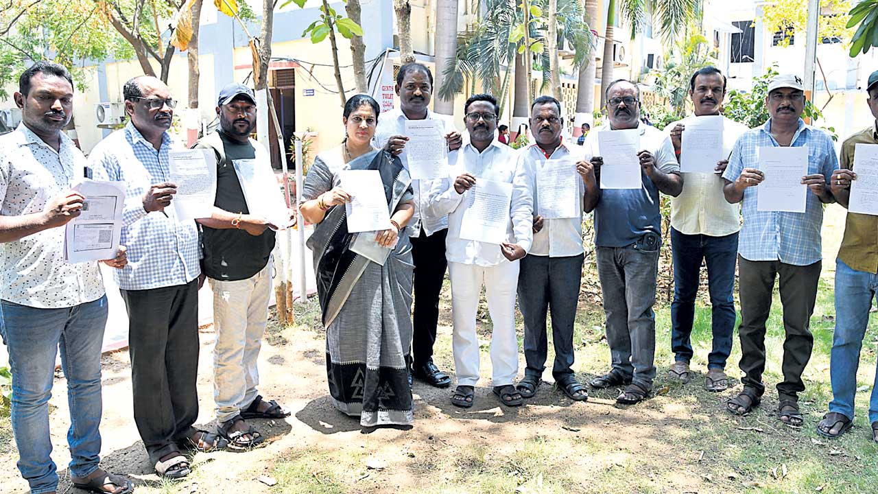 నిషేధం ఎత్తివేసేదెన్నడు?