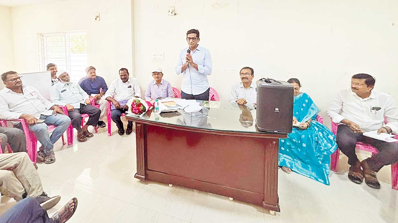 విద్యా ప్రమాణాలను పెంపొందించాలి