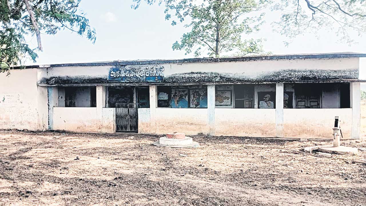 ఈ స్కూళ్లు తెరుచుకునేనా..?