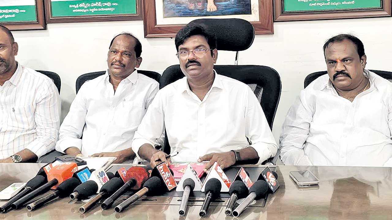 వడ్లు కొనదు.. విత్తనాలియ్యదు