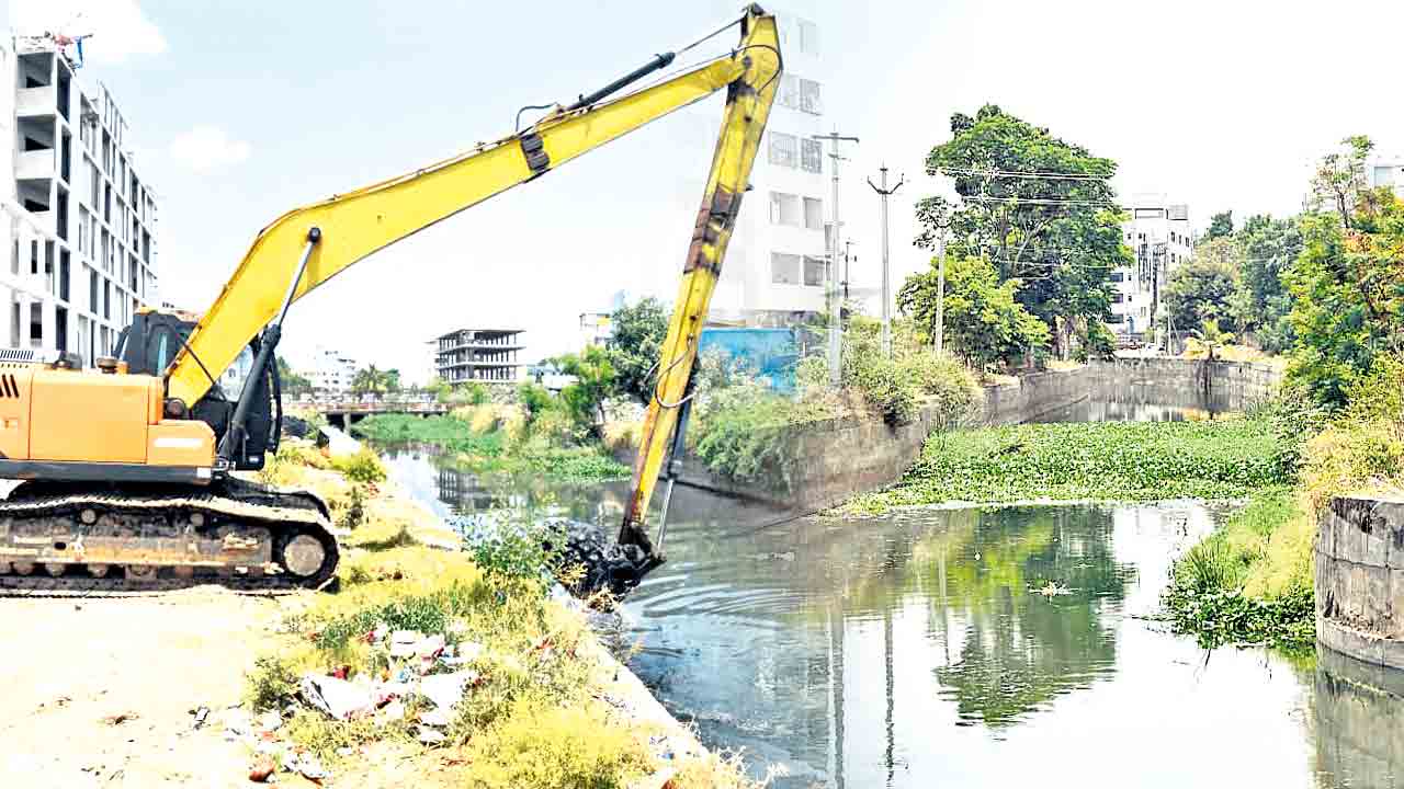 ముందస్తు చర్యలతో వరద ముప్పునకు చెక్