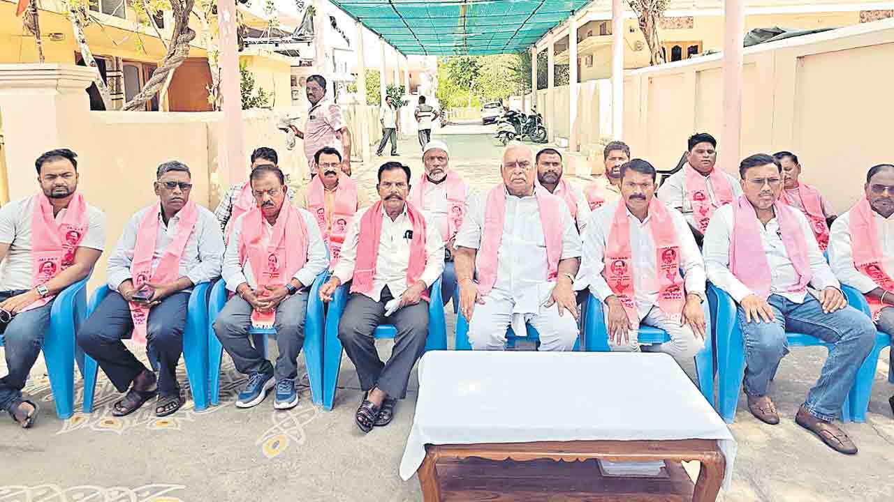 ఎస్పీఎం ఎన్నికలపై నోరు మెదపరెందుకు?