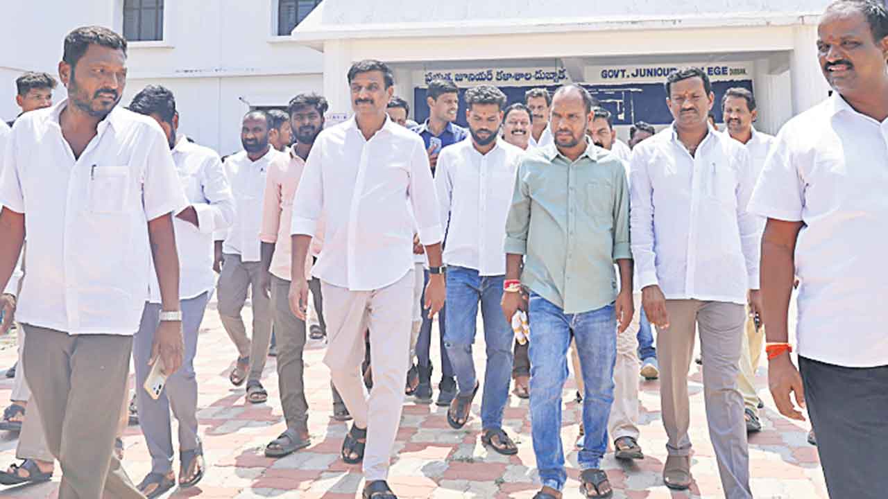 కేసీఆర్‌ బడిలోనే డిగ్రీ కళాశాల
