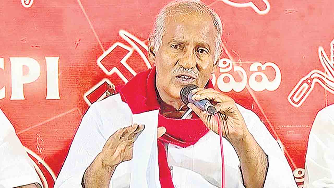 గుడిసెలకు పట్టాలు ఇవ్వాలి.. వచ్చే నెల 6న ఇందిరాపార్క్‌ వద్ద ధర్నా.. కూనంనేని