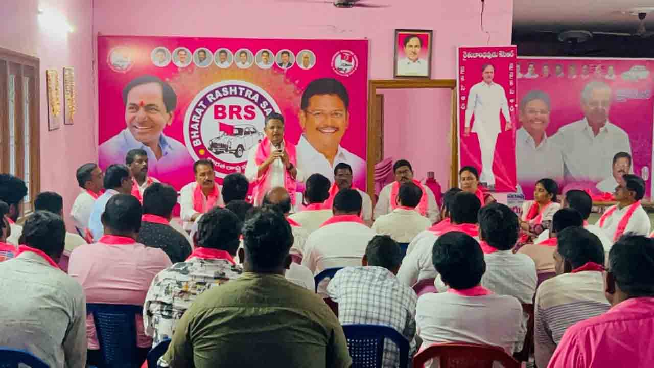 బందీగా మారిన మున్సిపల్‌ పాలకవర్గం