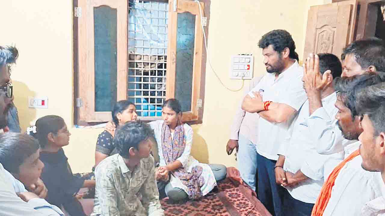 ఇదీ ముమ్మాటికీ ప్రభుత్వ హత్యే.. బోథ్‌ ఎమ్మెల్యే అనిల్‌ జాదవ్‌