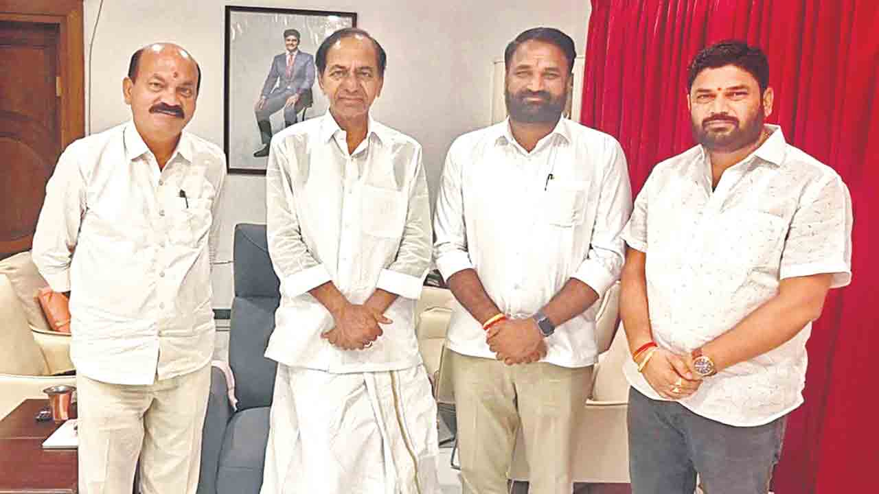 గులాబీ అధినేత కేసీఆర్‌ను కలిసిన చింతా ప్రభాకర్‌