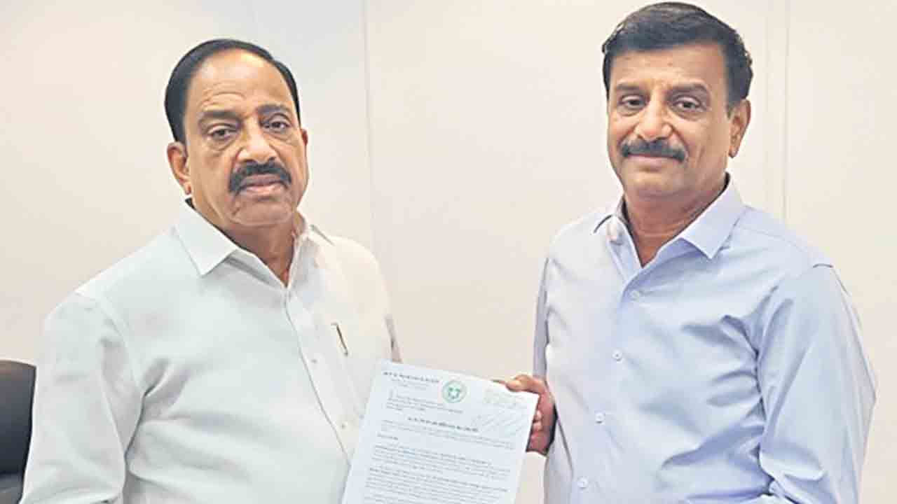 గోదాములు మంజూరు చేయండి