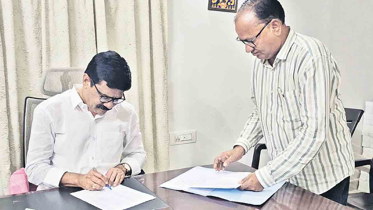 తులం బంగారం ఎప్పుడిస్తారు.. ప్రభుత్వానికి వేముల సూటి ప్రశ్న