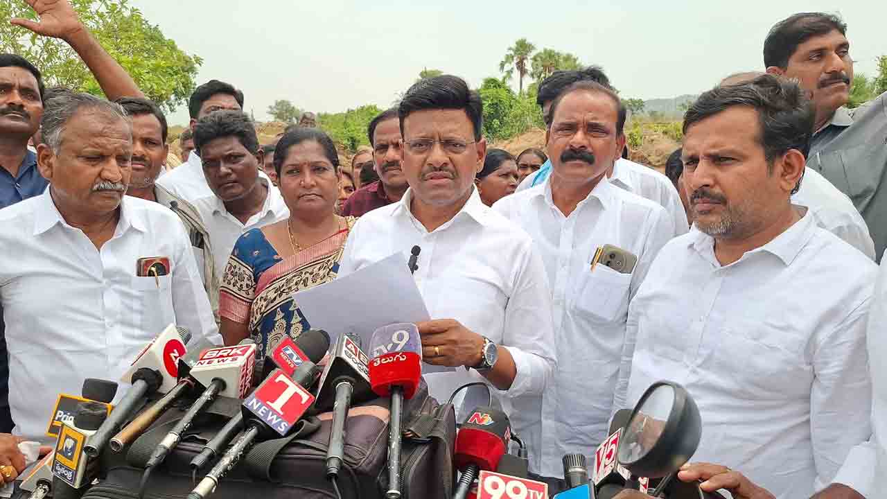 అభివృద్ధిని అడ్డుకుంటే.. ప్రజలే బుద్ధి చెబుతారు