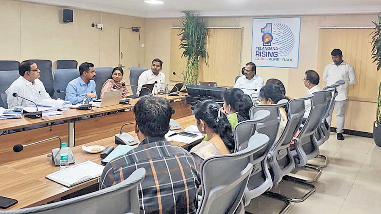 పెండింగ్‌ పనులు పూర్తిచేస్తాం