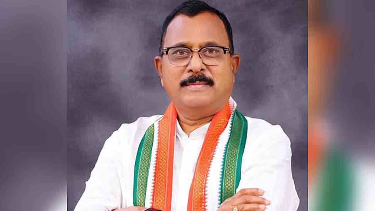 ఆఫీసులు పెద్దవైనా ప్రయోజనం లేదు.. మల్లు రవి