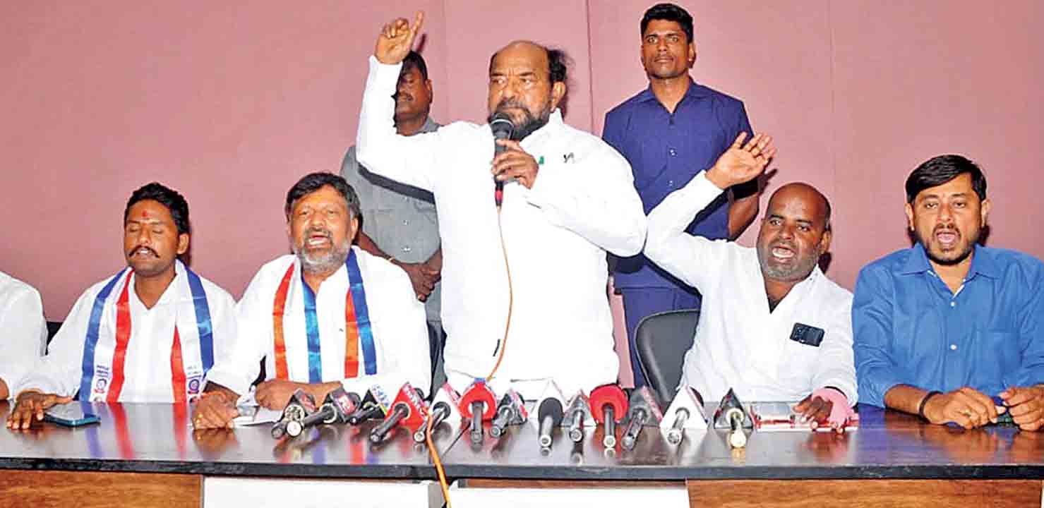 స్కూళ్లు మూసివేస్తే అగ్నిగుండమే 