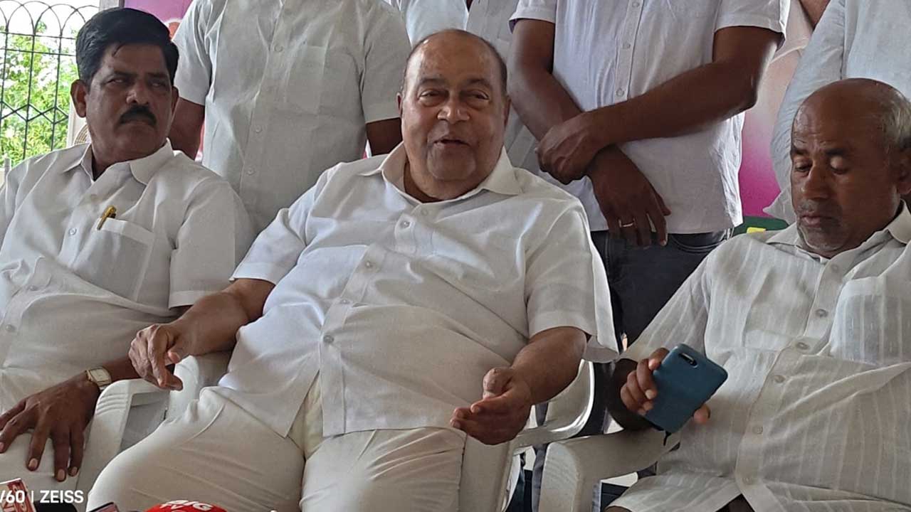సీఎం పర్యటనతో ఒరిగిందేమీ లేదు