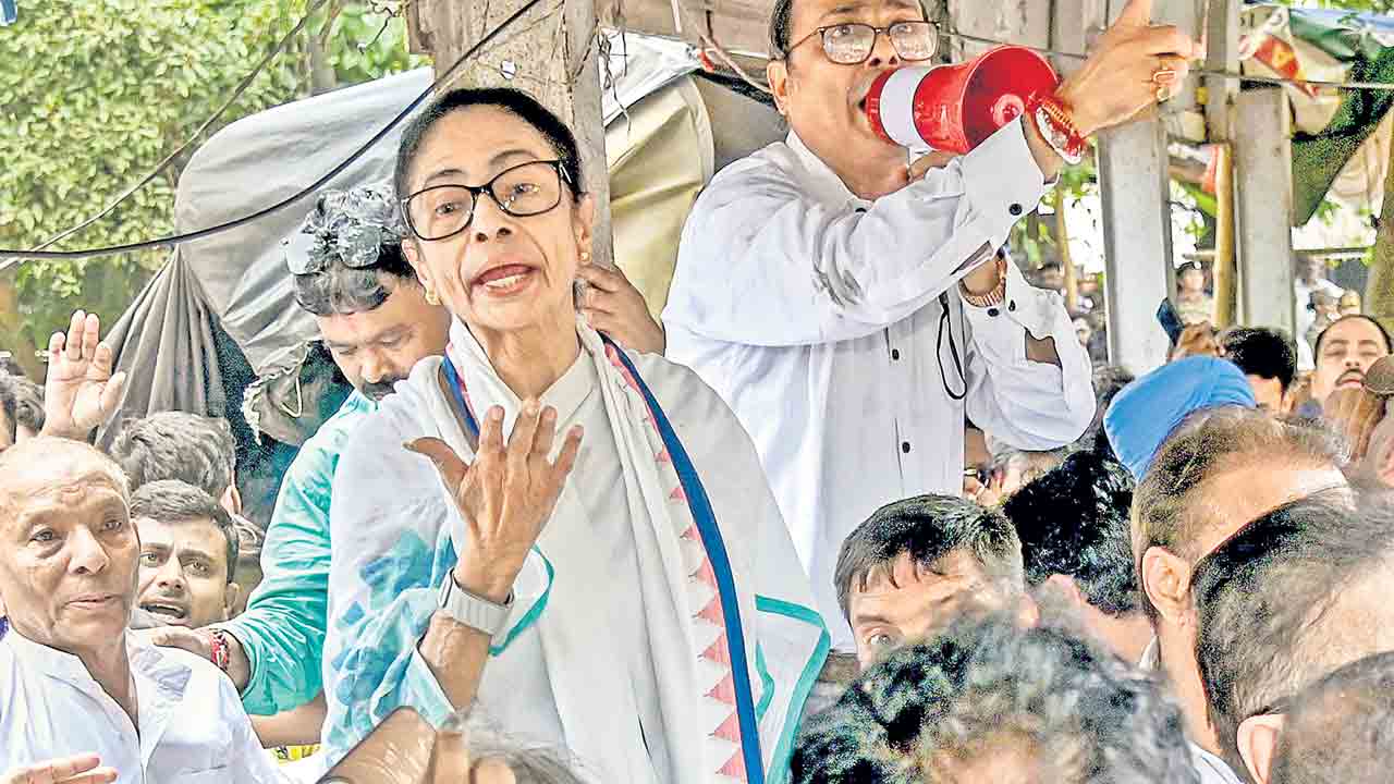 మమతపై ఎమ్మెల్యేల తిరుగుబాటు?.. బెంగాల్‌లో మహారాష్ట్ర మోడల్‌!