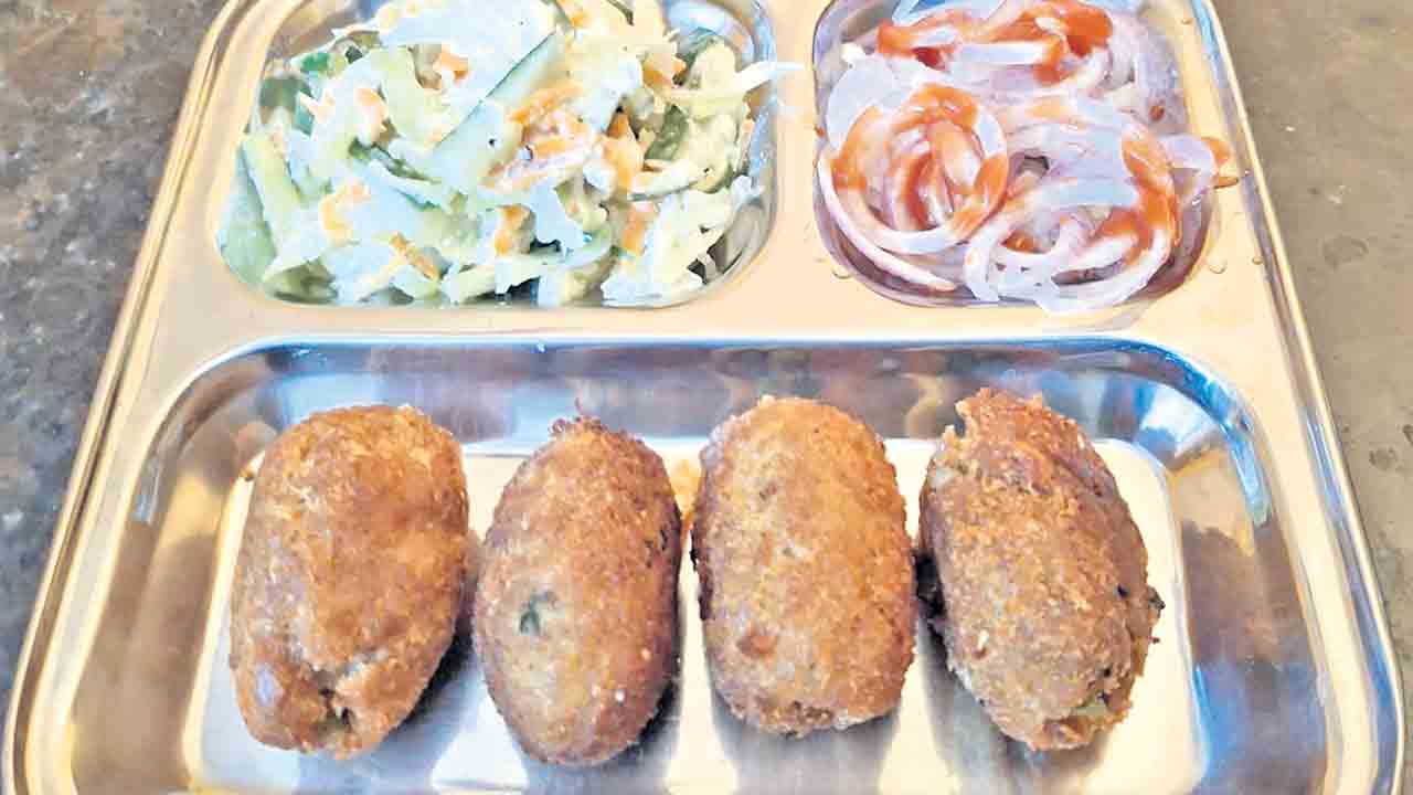 మిక్డ్స్‌ వెజిటబుల్‌ బ్రెడ్‌ రోల్స్‌