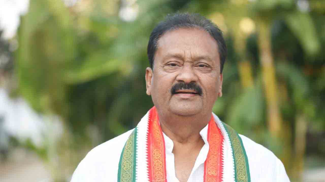 గాంధీభవన్‌కు చేరిన కాంగ్రెస్‌ అంతర్గత విభేదాలు