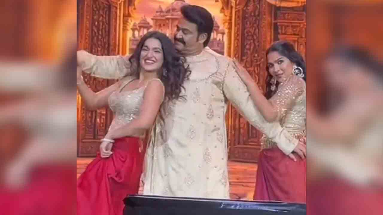 Mohanlal Dance | ఇద్దరు హీరోయిన్లతో ‘మనోహరి’ పాట‌కు మోహన్‌లాల్ మాస్ స్టెప్పులు.. వీడియో!