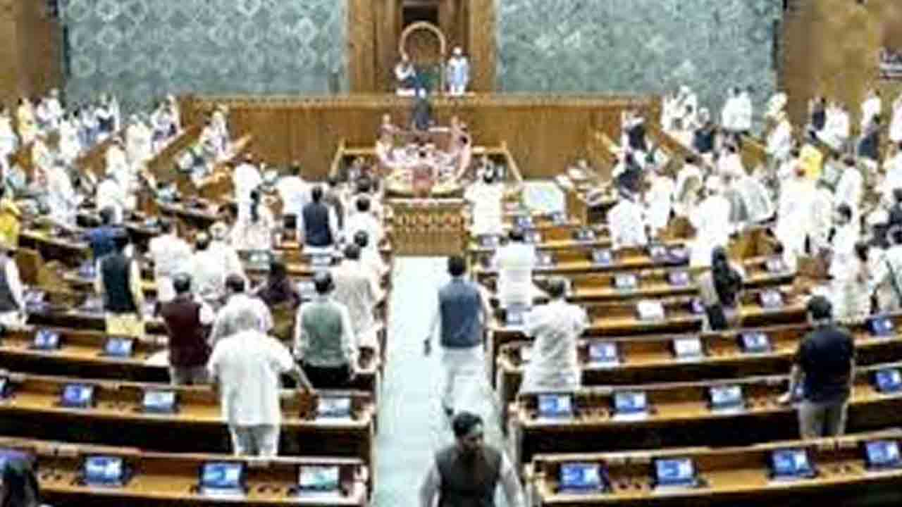 ఆరు సీట్లకు దూరంలో ఎన్డీఏ