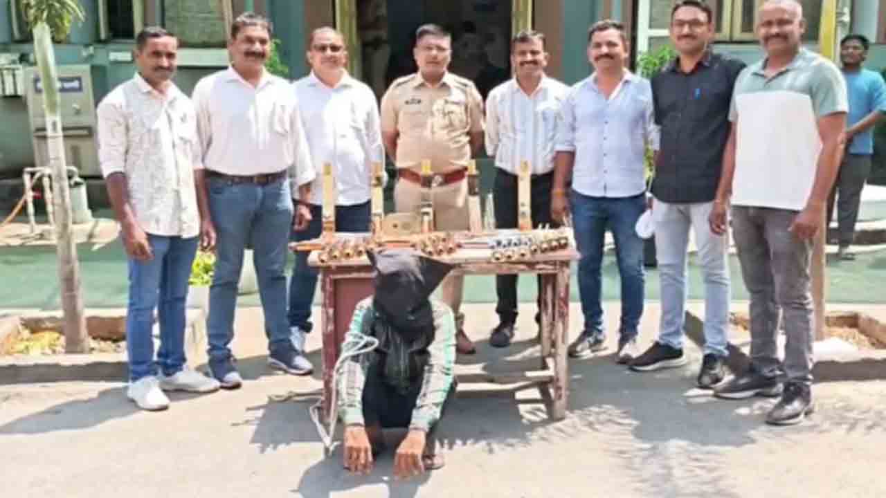 Nagpur Boys Steal Taps