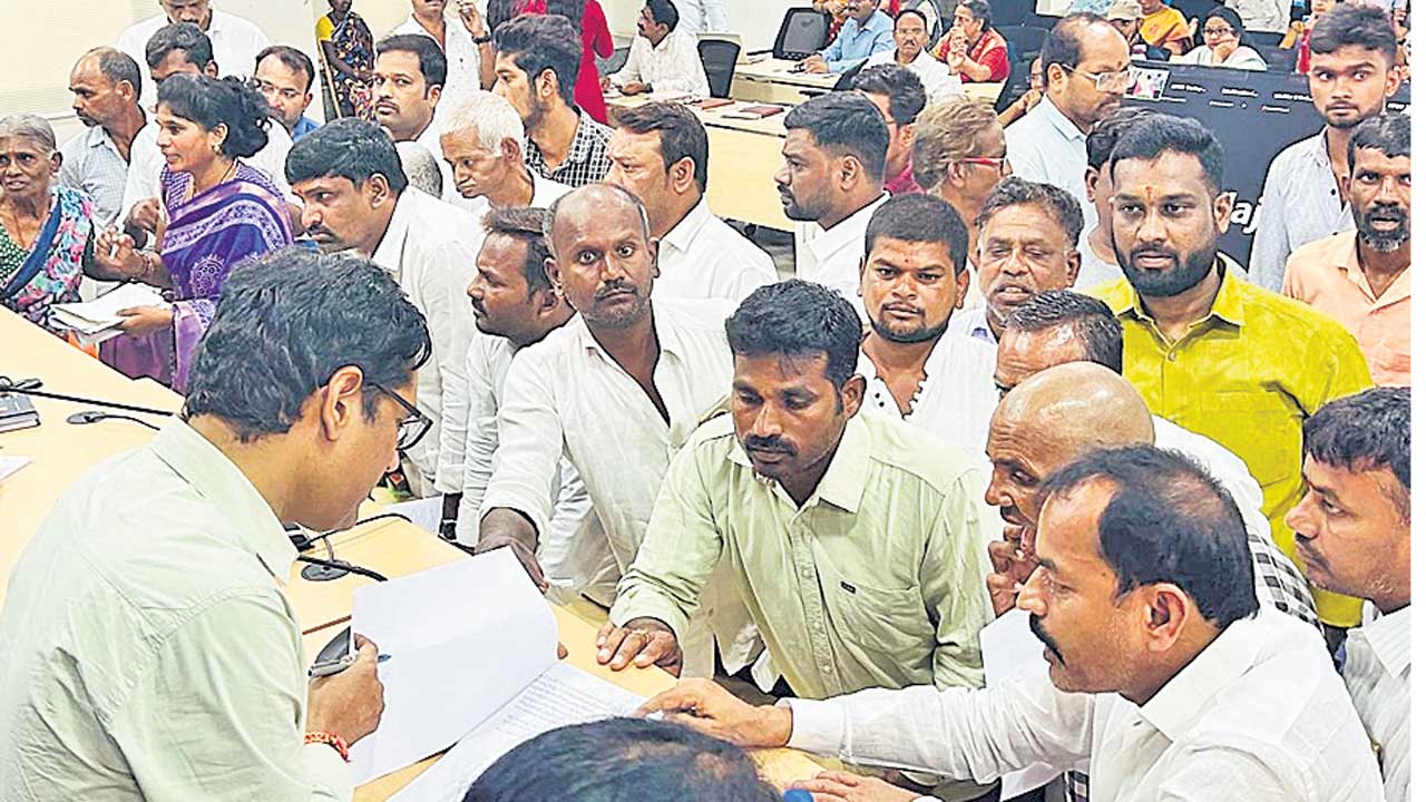 ట్రిపుల్‌ఆర్‌కు.. ట్రబుల్‌!