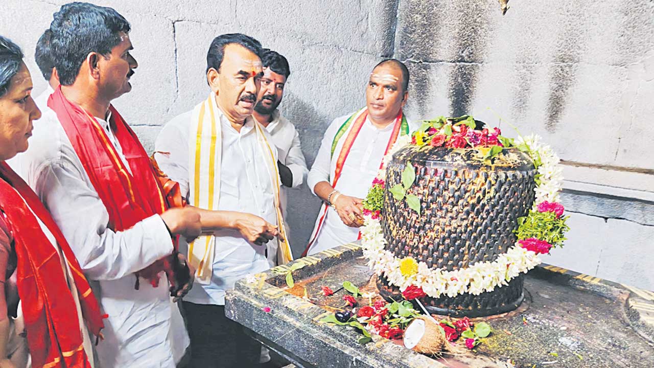 పర్యాటక కేంద్రంగా కొలనుపాక