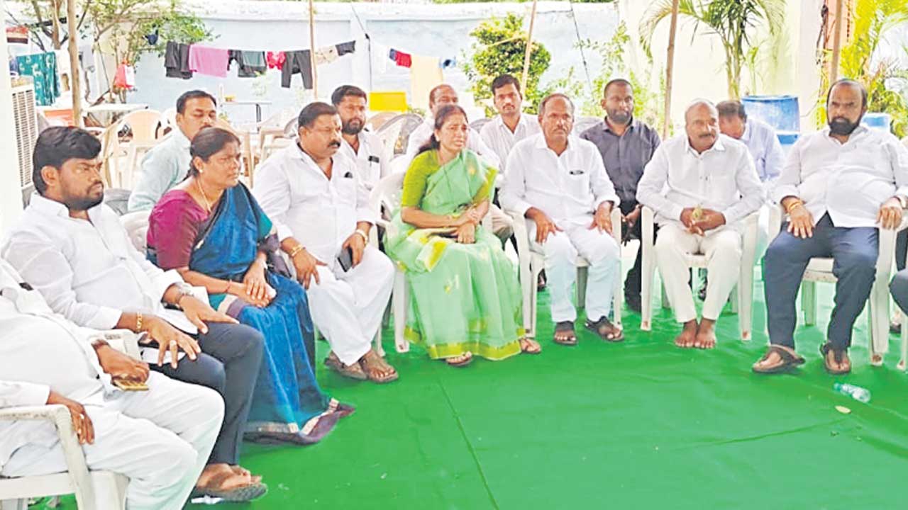కాంగ్రెస్‌ పాలనలో రైతులు ఆగమాగం