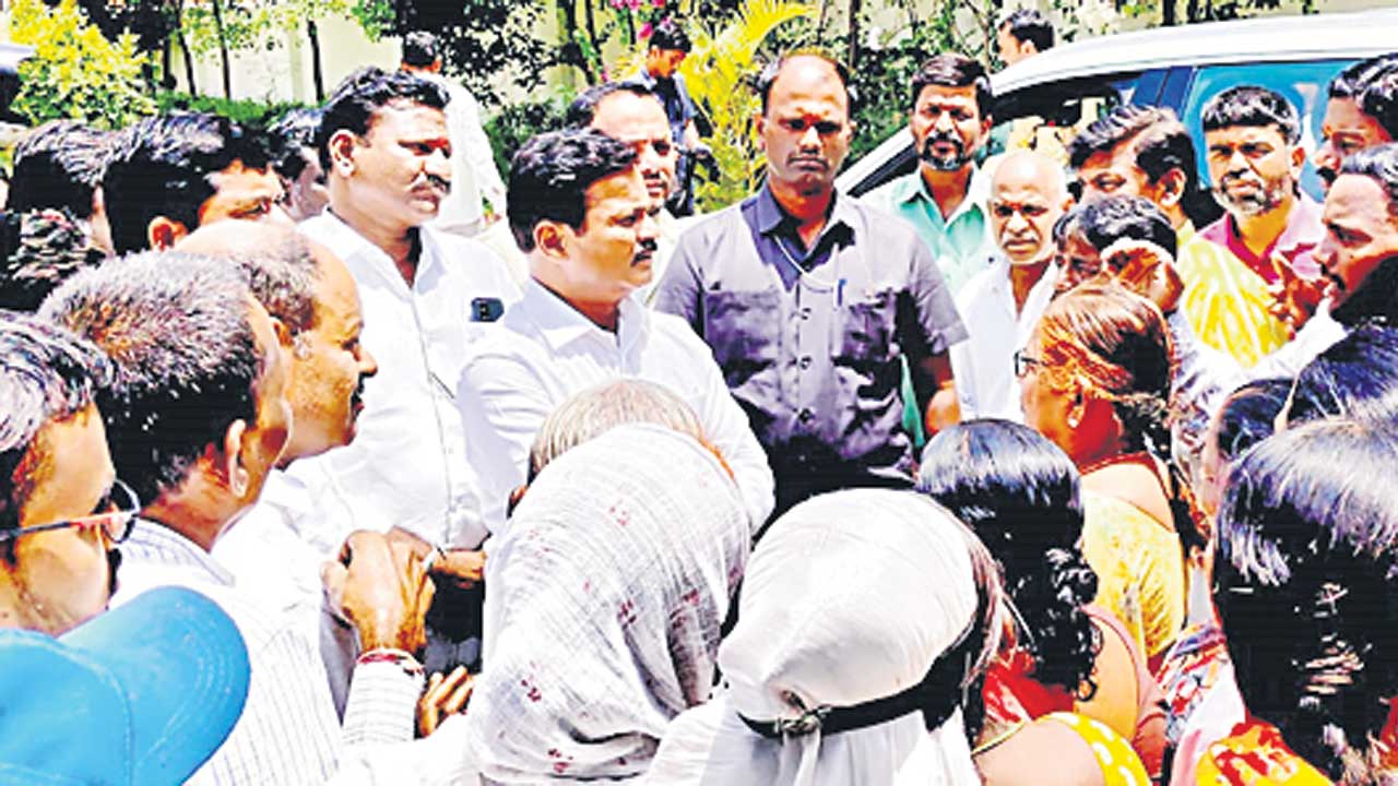 విస్తరణ సరే.. పరిహారం ఎంత!