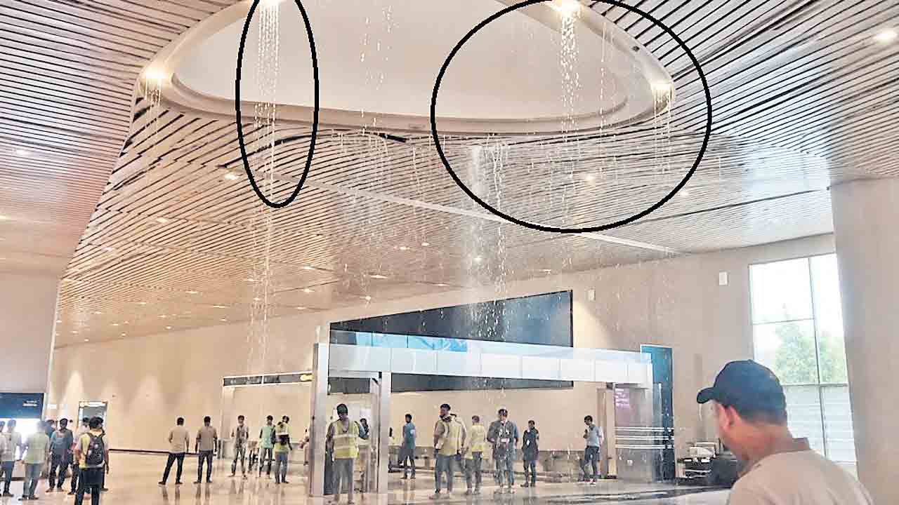 నవీ ముంబై ఎయిర్‌పోర్టులో వాటర్‌లీక్‌