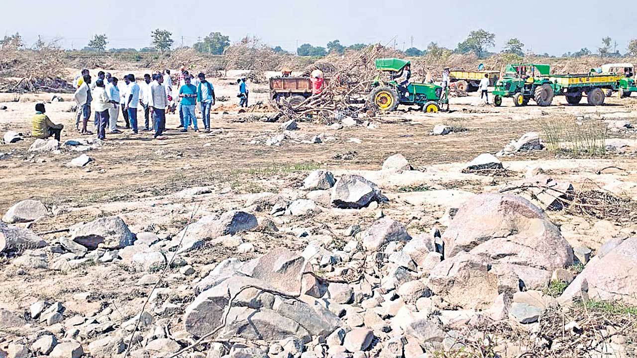 జోరుగా ఇసుక దందా!