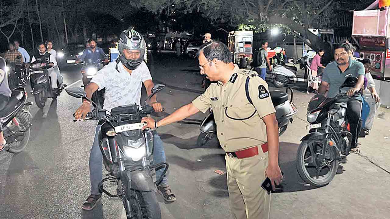 నంబర్‌ ట్యాంపరింగ్‌ నేరం