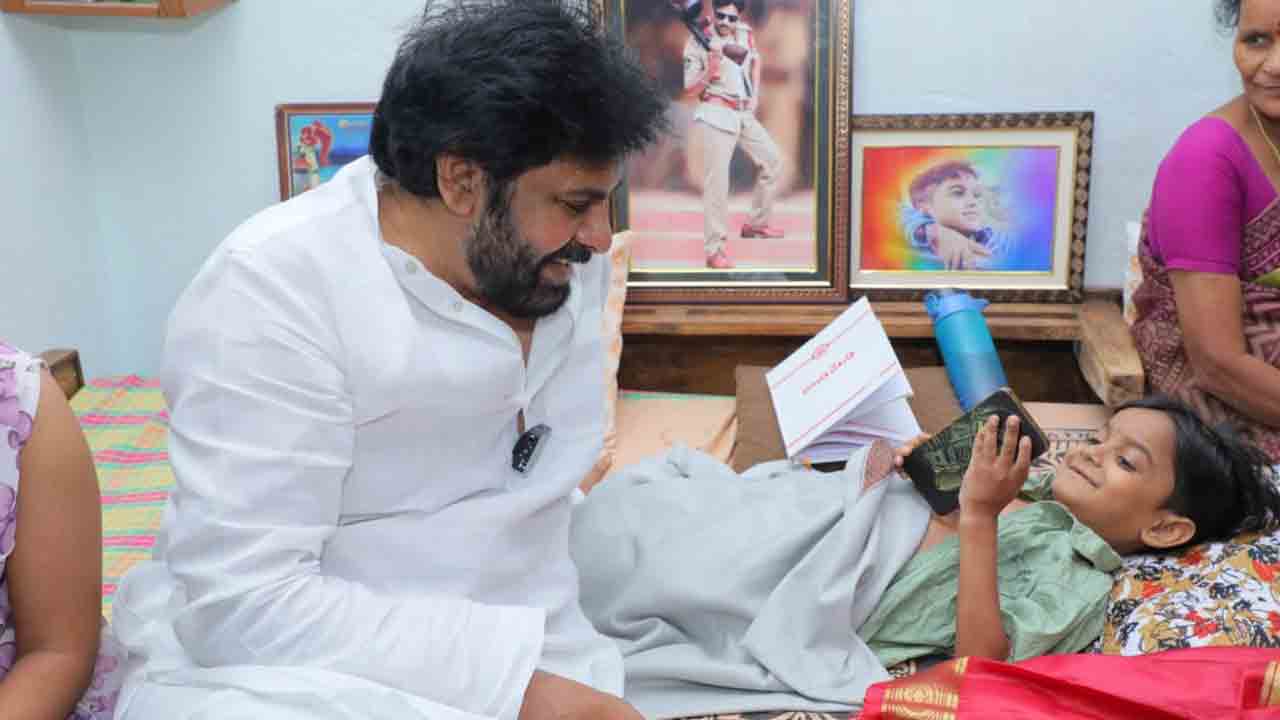 Pawan kalyan | నిరంజన్ కుటుంబ జీవనోపాధికి క్యాంటీన్ .. పవన్‌ కల్యాణ్ హామీ