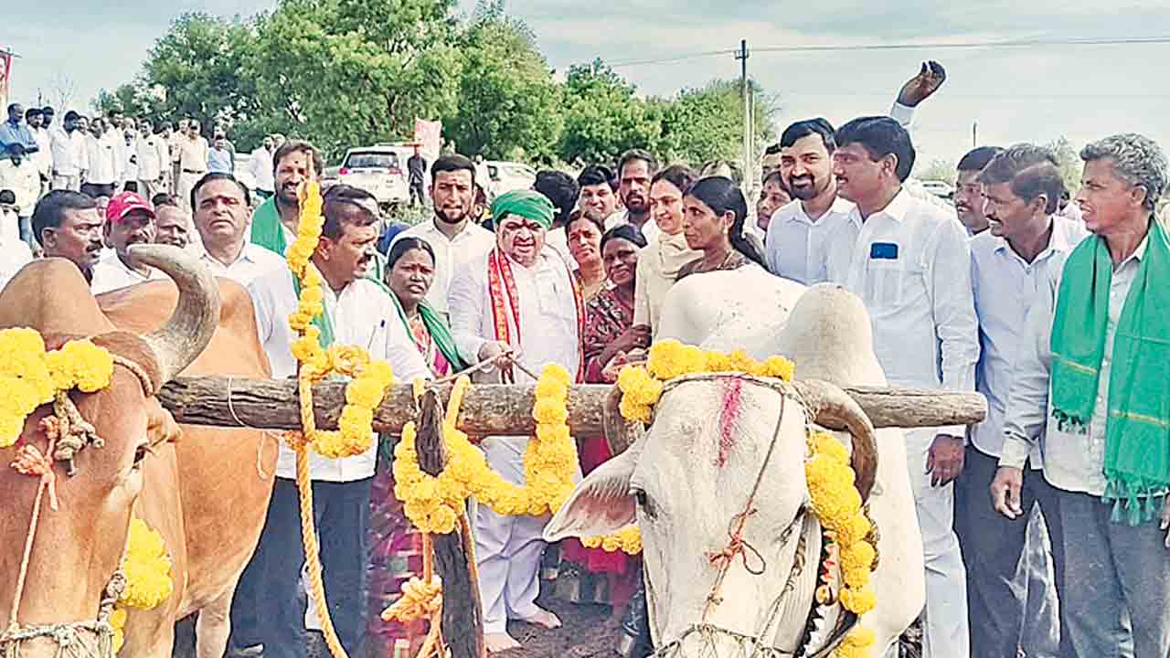 రైతులను ఆదుకుంటాం