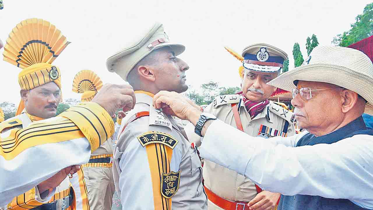 ఆస్తుల పరిరక్షణలో సీఐఎస్‌ఎఫ్‌ది కీలక పాత్ర.. గవర్నర్‌