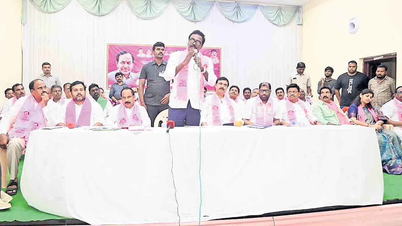 ఢిల్లీకి మూటలు మోస్తున్న రేవంత్‌.. మాజీ మంత్రి అజయ్‌కుమార్‌