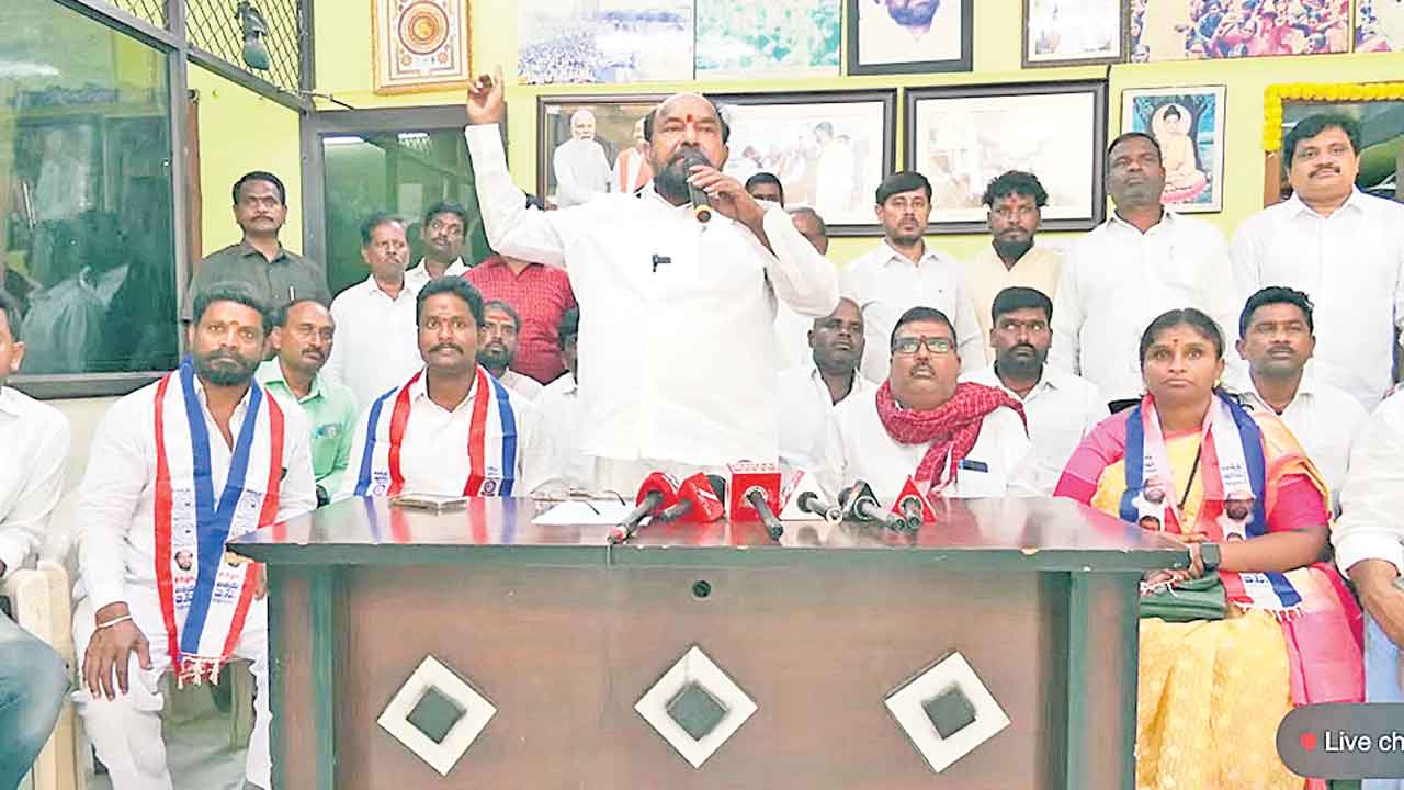 పాత పద్ధతిలోనే ‘ఫీజు’ చెల్లించాలి