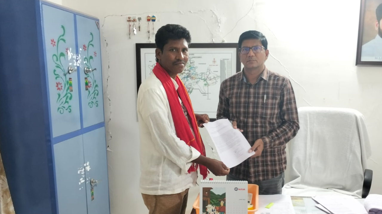 Caste certificates | ఎమ్మార్వోల ద్వారానే ఎస్సీలకు కుల సర్టిఫికెట్ అందించాలి