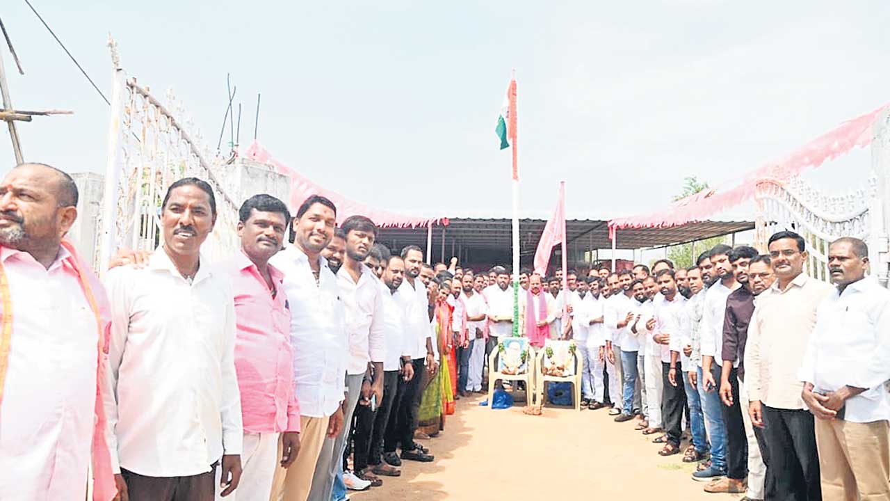 బీఆర్‌ఎస్‌ అధినేత అలుపెరగని పోరాటంతోనే ..